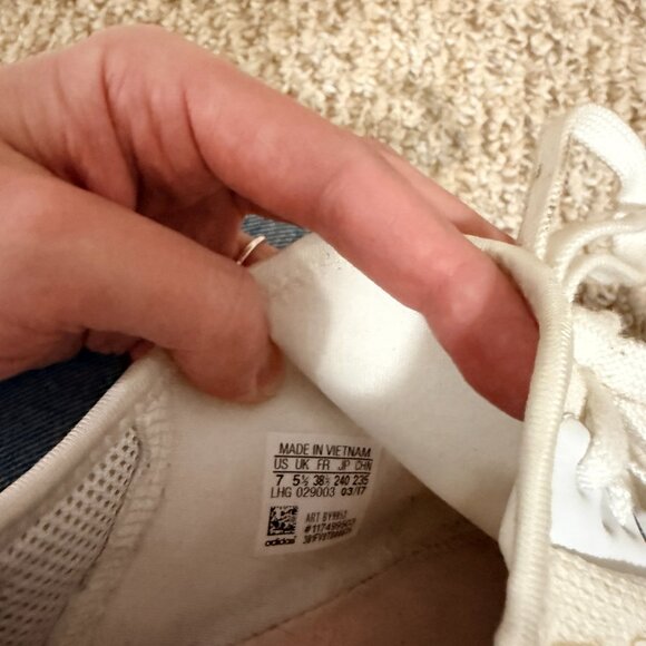 Adidas NMD R1 Boost Sneakers - Picture 4 of 5